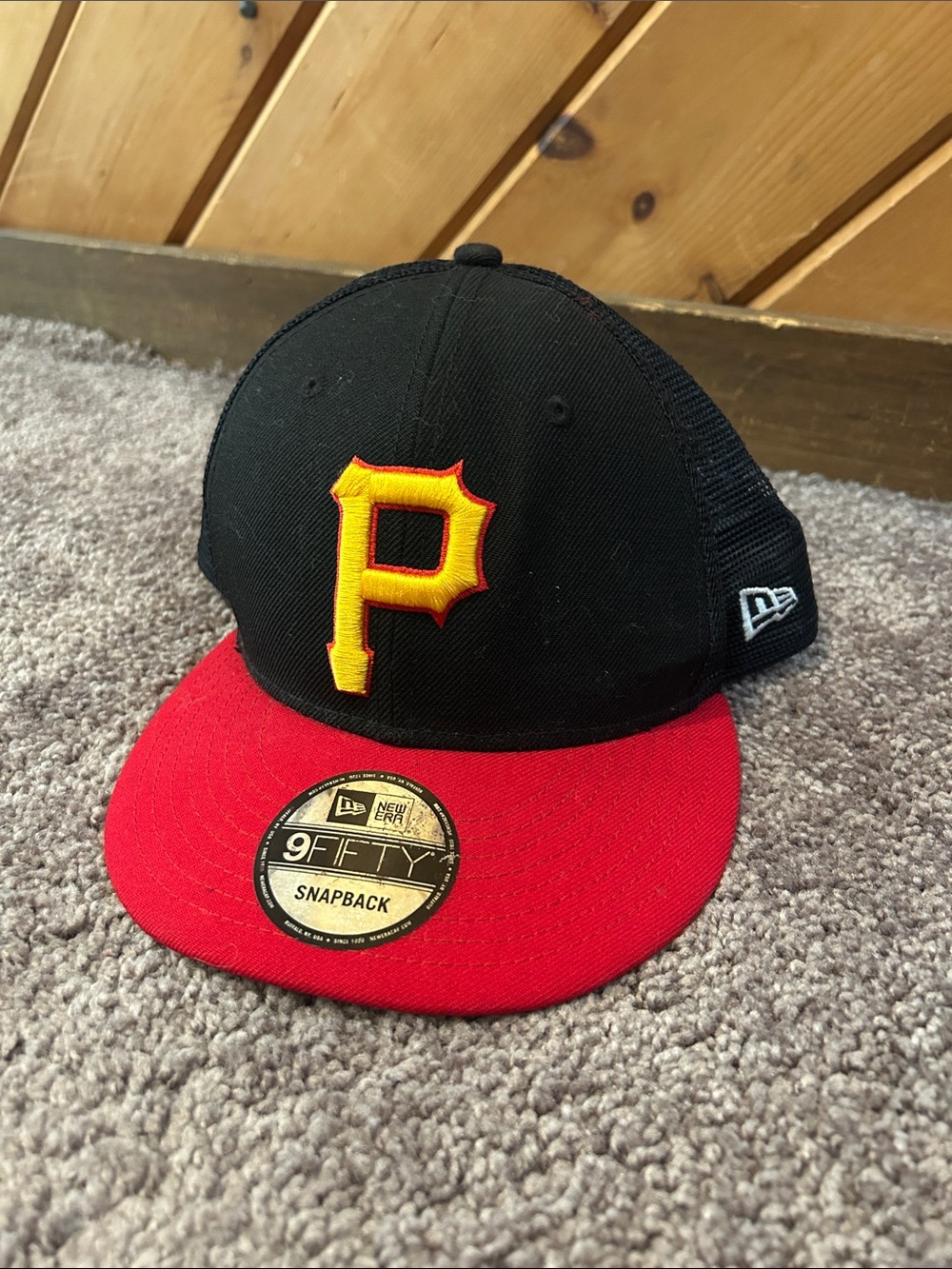 New era Pittsburgh Pirates black & red 9fifty flat brim SnapBack hat